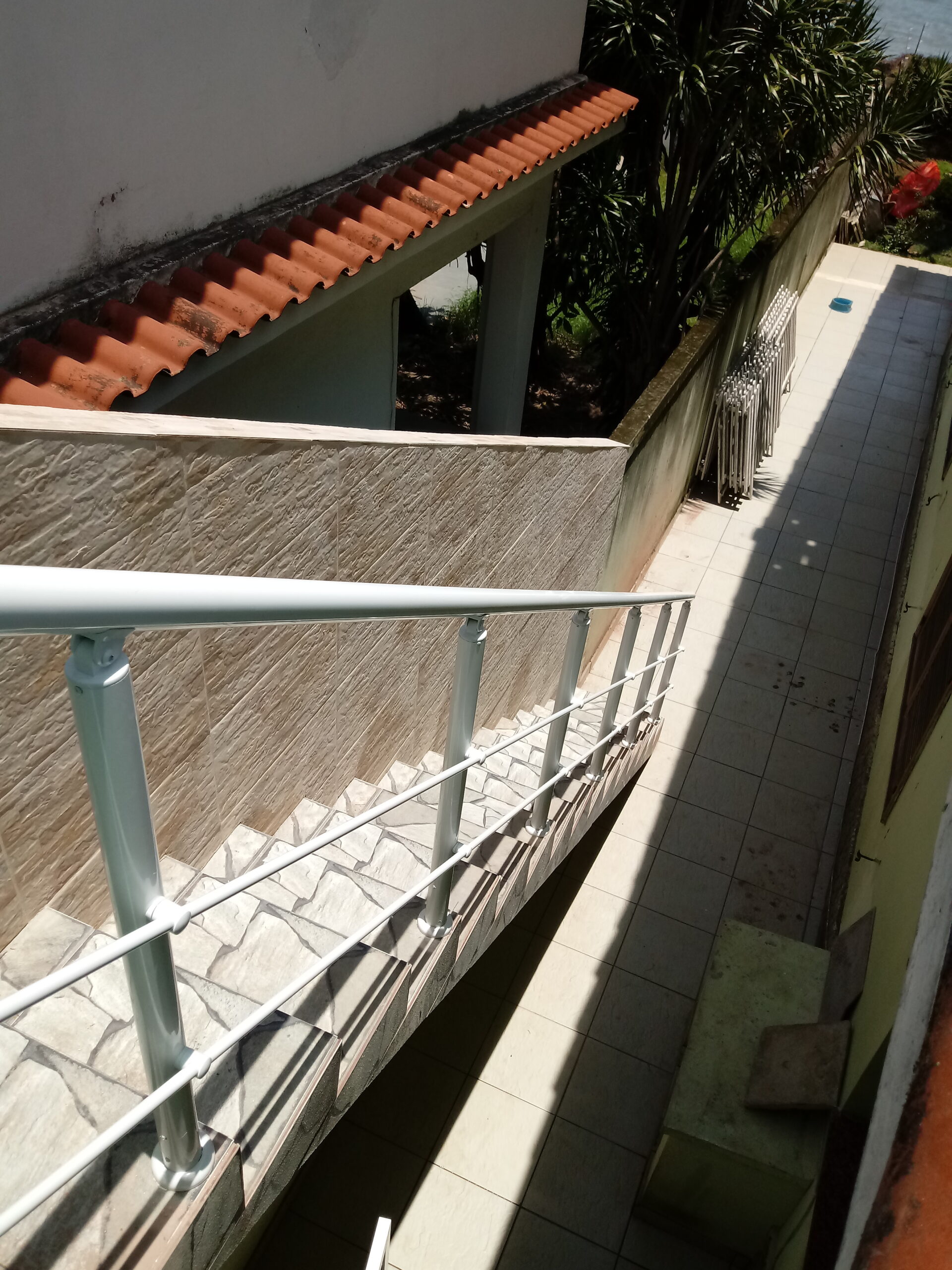 corrimão de alumínio branco