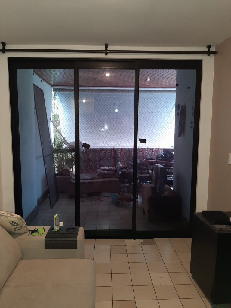 porta de vidro estilo divisória