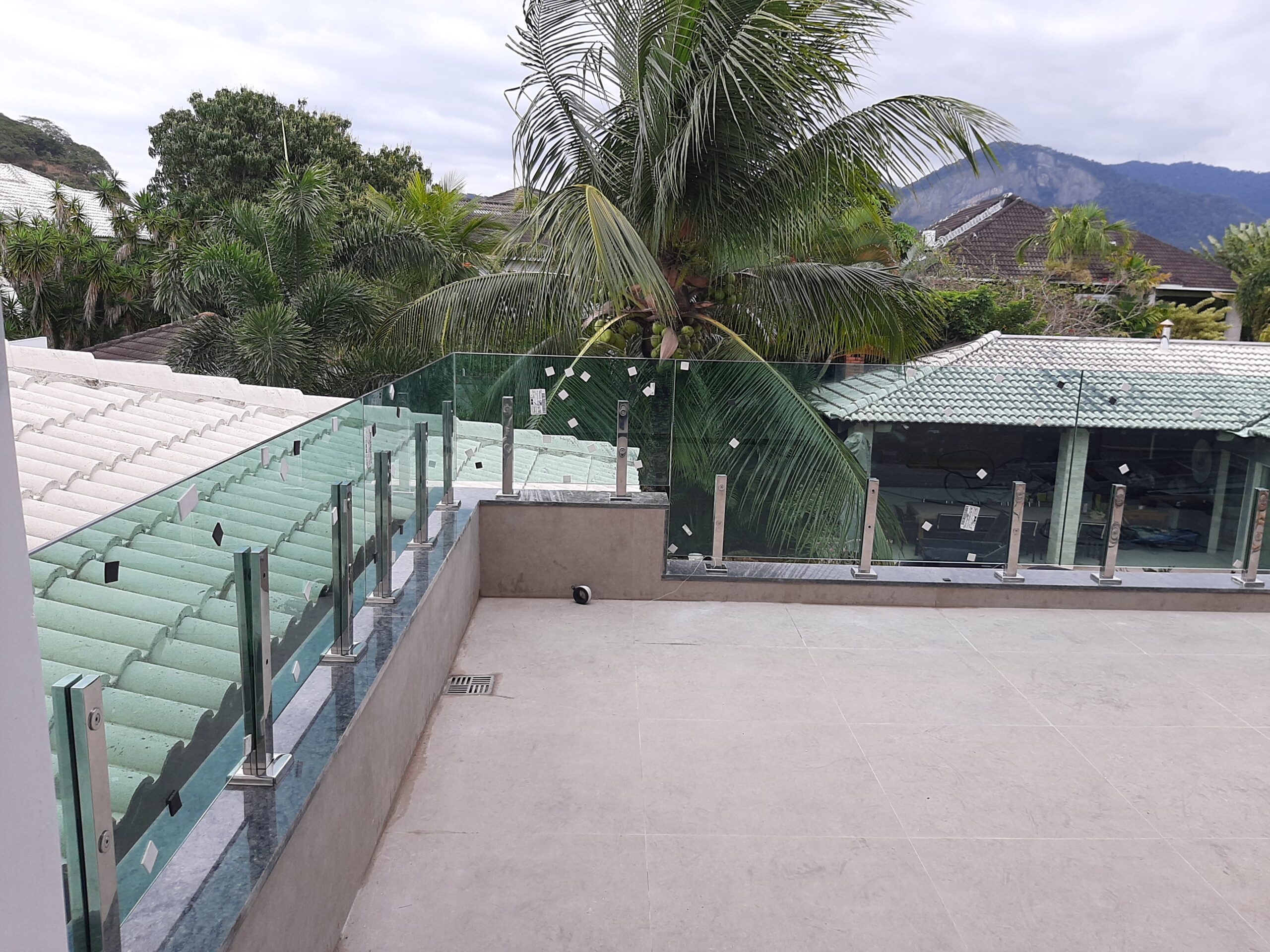 Guarda-corpo com torre de inox