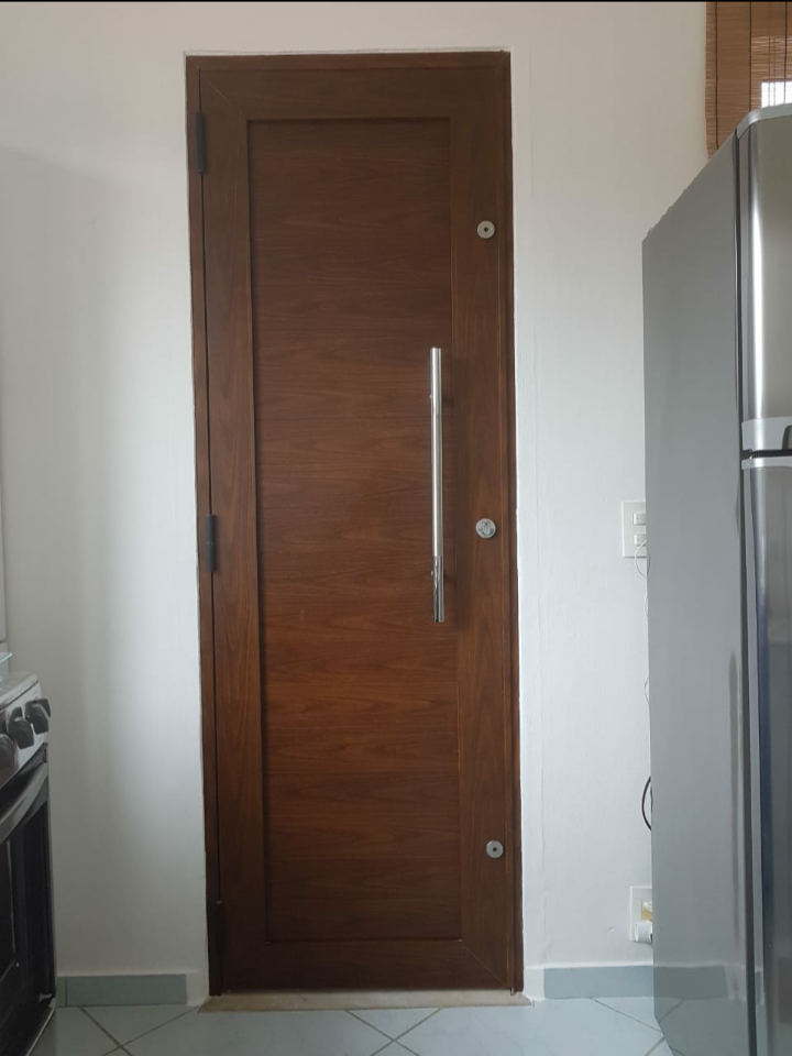 porta de aluminio cor madeira