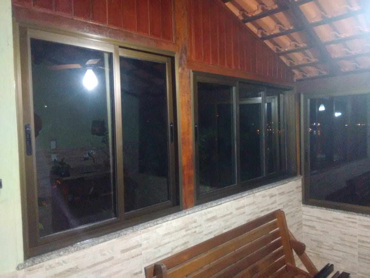 Janela com vidro fumê