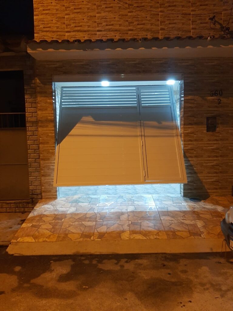 Portão de garagem automático