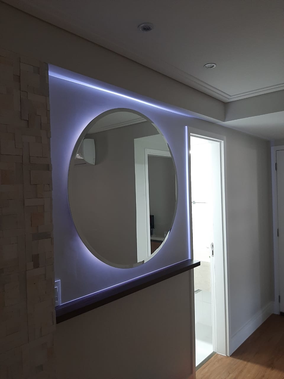 espelho cortado com led