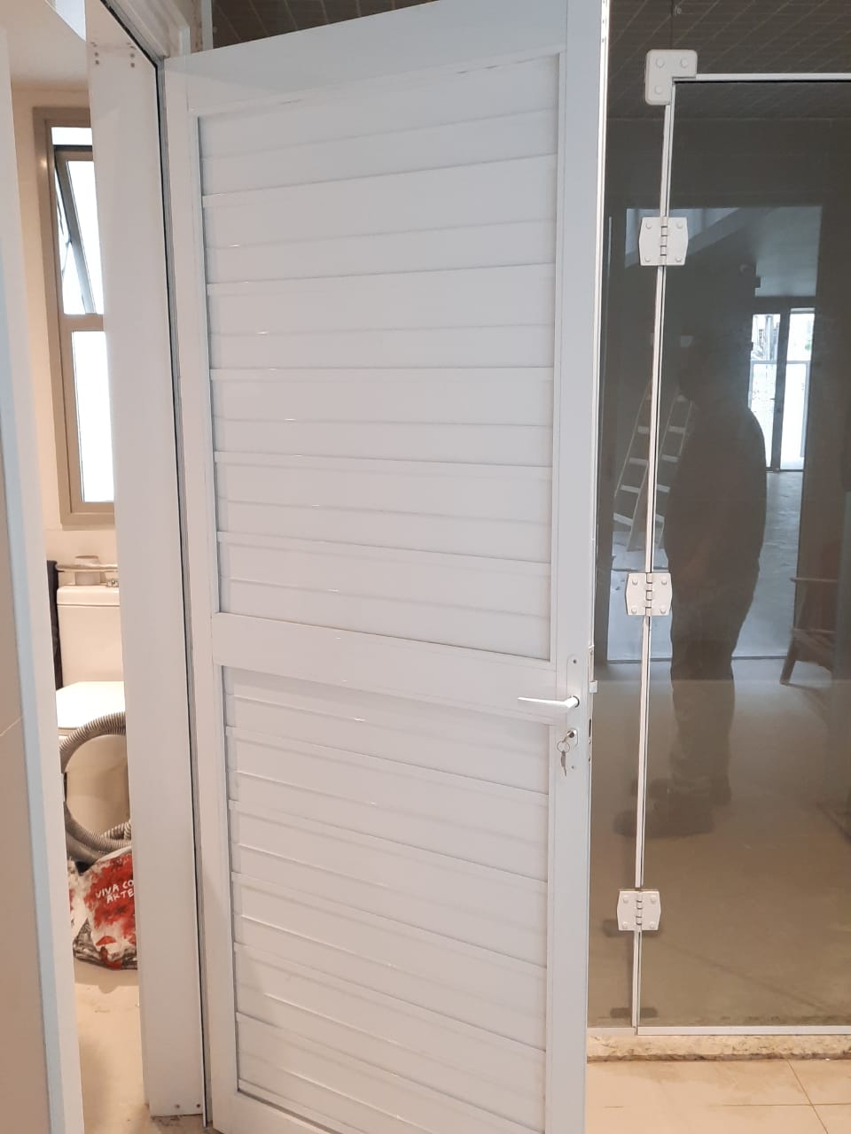 Porta de alumínio de lambri liso