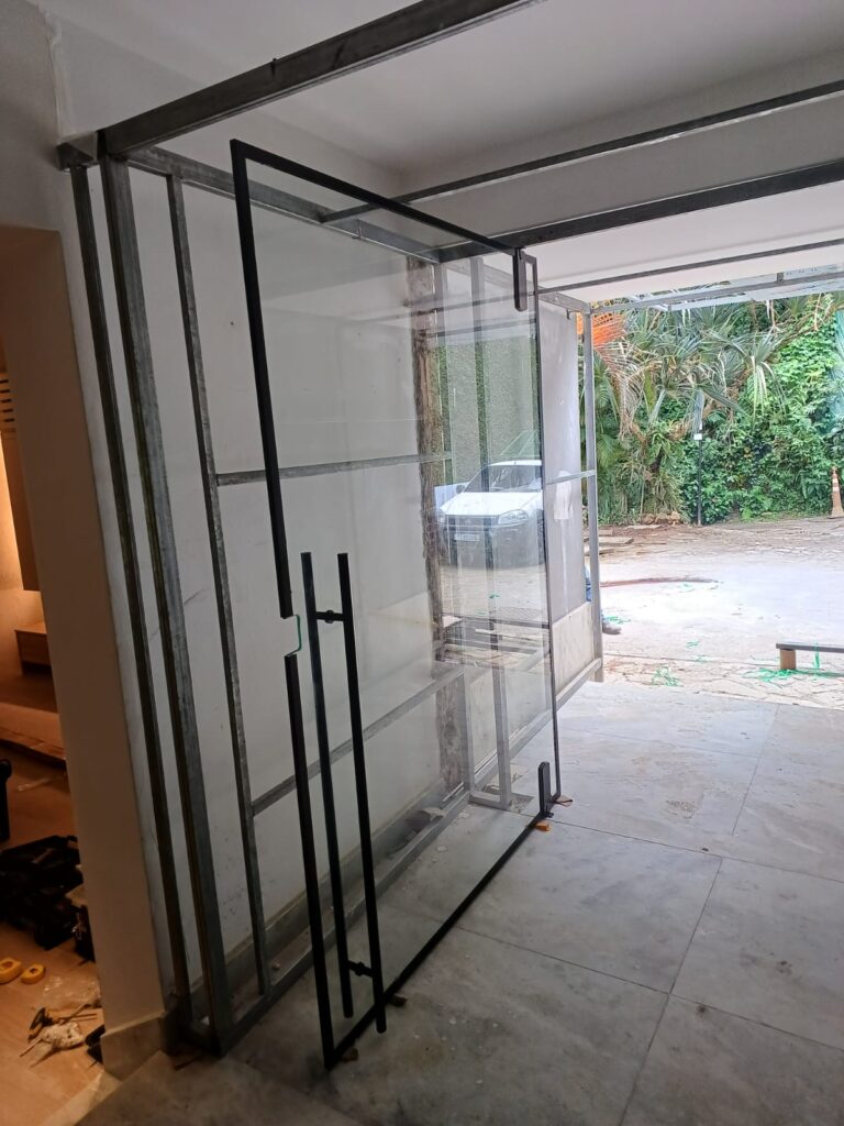 porta de vidro para mall